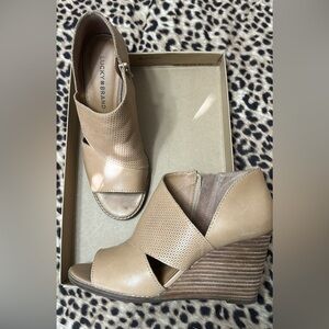 Lucky Brand Tan Wedges